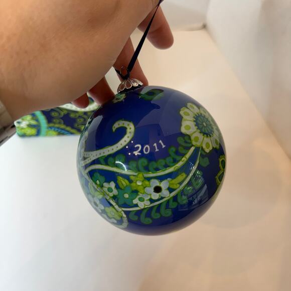 Vera Bradley Rhythm & Blues Print Hand Painted Glass Ornament Christmas 2011 - Picture 6 of 8